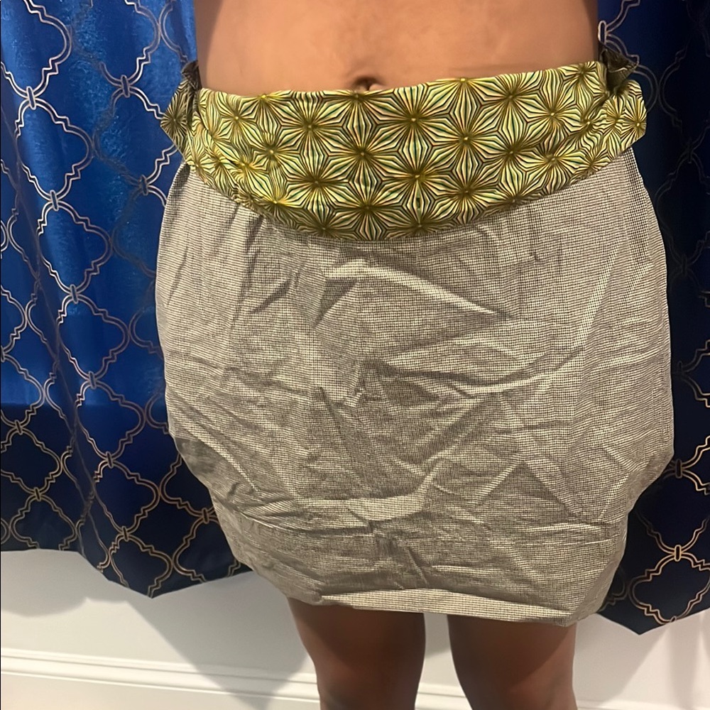 Stylish Tan and Gold Women's Skirt